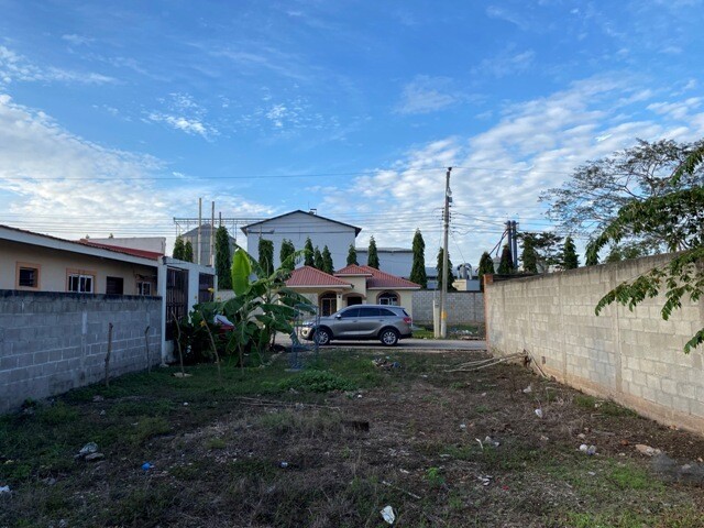 LOTE 937: INMUEBLE  UBICADO EN RESIDENCIAL LA HACIENDA LOTE# 10, BLOQUE B. VILLANUEVA, CORTES
