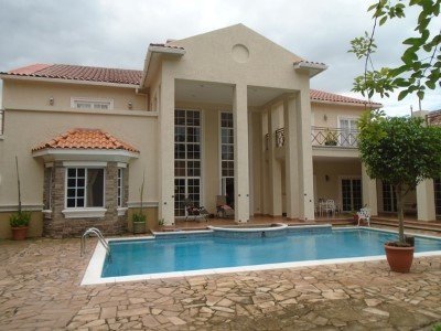 LOTE 586:  CASA HABITACIÓN UBICADA EN RESIDENCIAL LA HACIENDA LOTES 14 Y 15 BLOQUE L