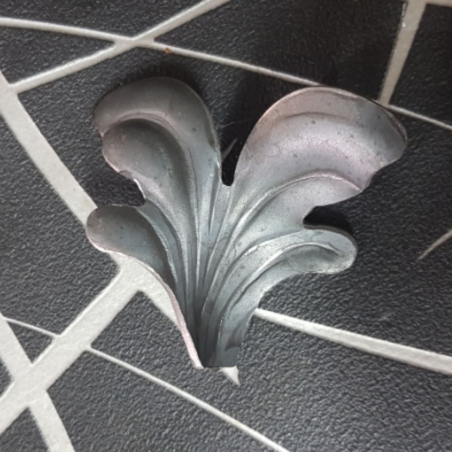 Leaf Gate Pattern