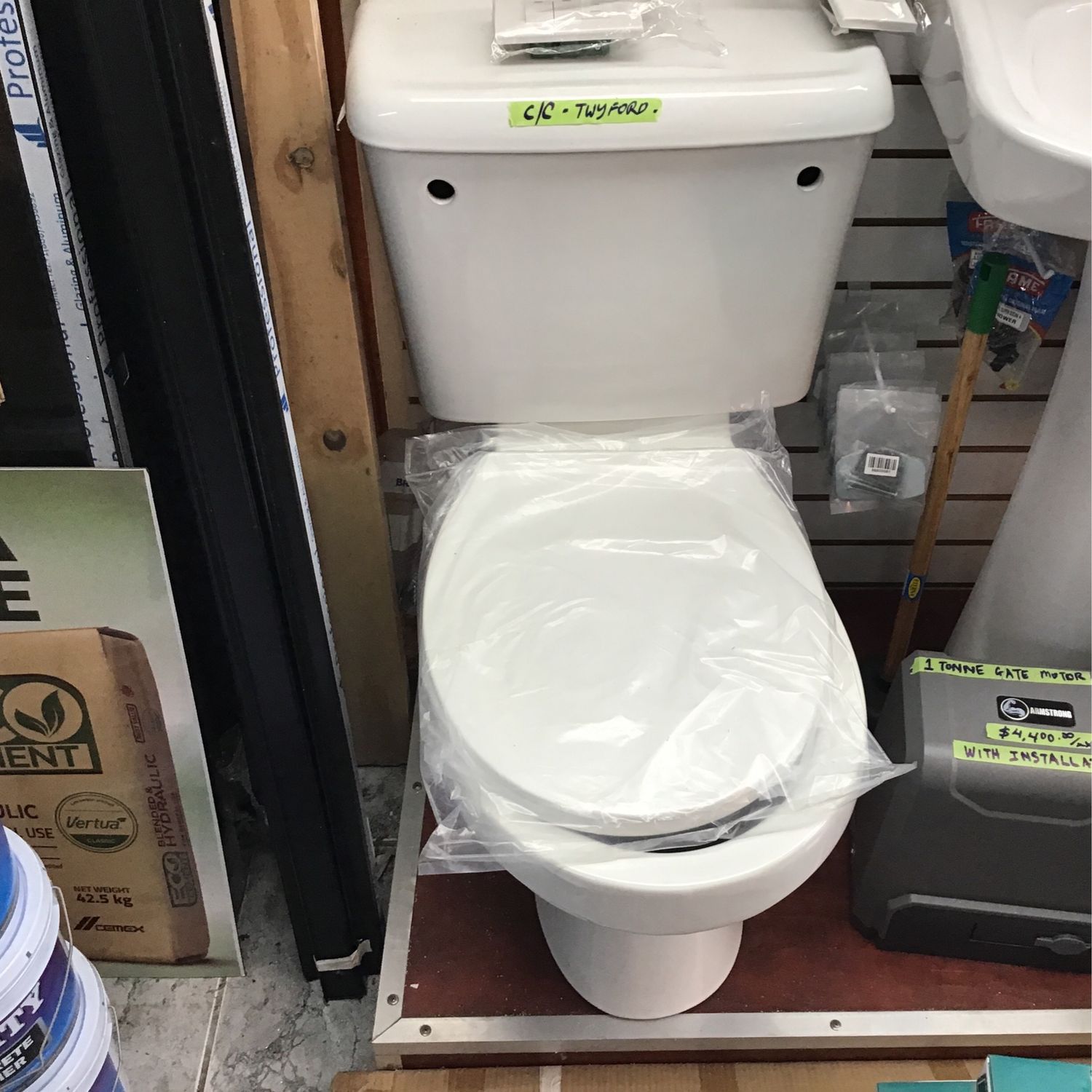 Toilet Set C/c  - Victory with seat