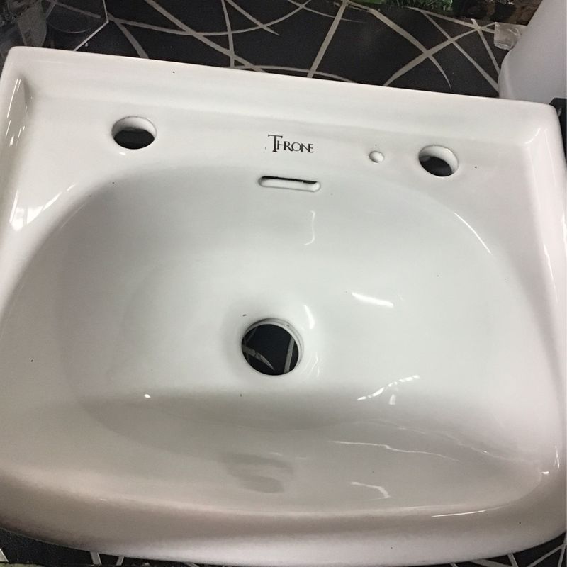 Face Basin 17” - White - Throne