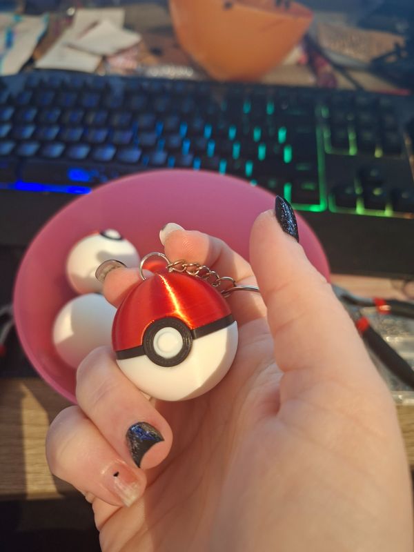 Pokéball Keychain – 3D Printed Anime Keyring
