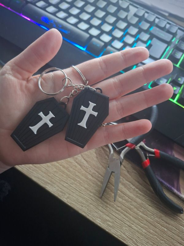 Gothic Coffin Keychain – 3D Printed Black Coffin Bag Charm