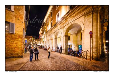2024-04-11-0139 - Italie, Urbino - 3x2 grand