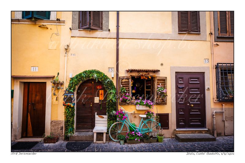 2025-08-03-0037 - Italie, Castel Gandolfo - 3x2 petit