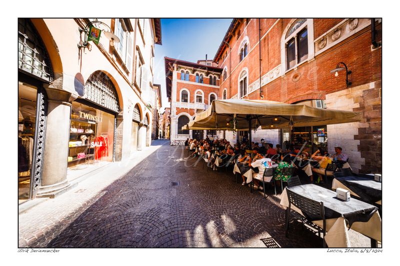 2024-08-06-0050 - Italie, Lucca - 3x2 petit