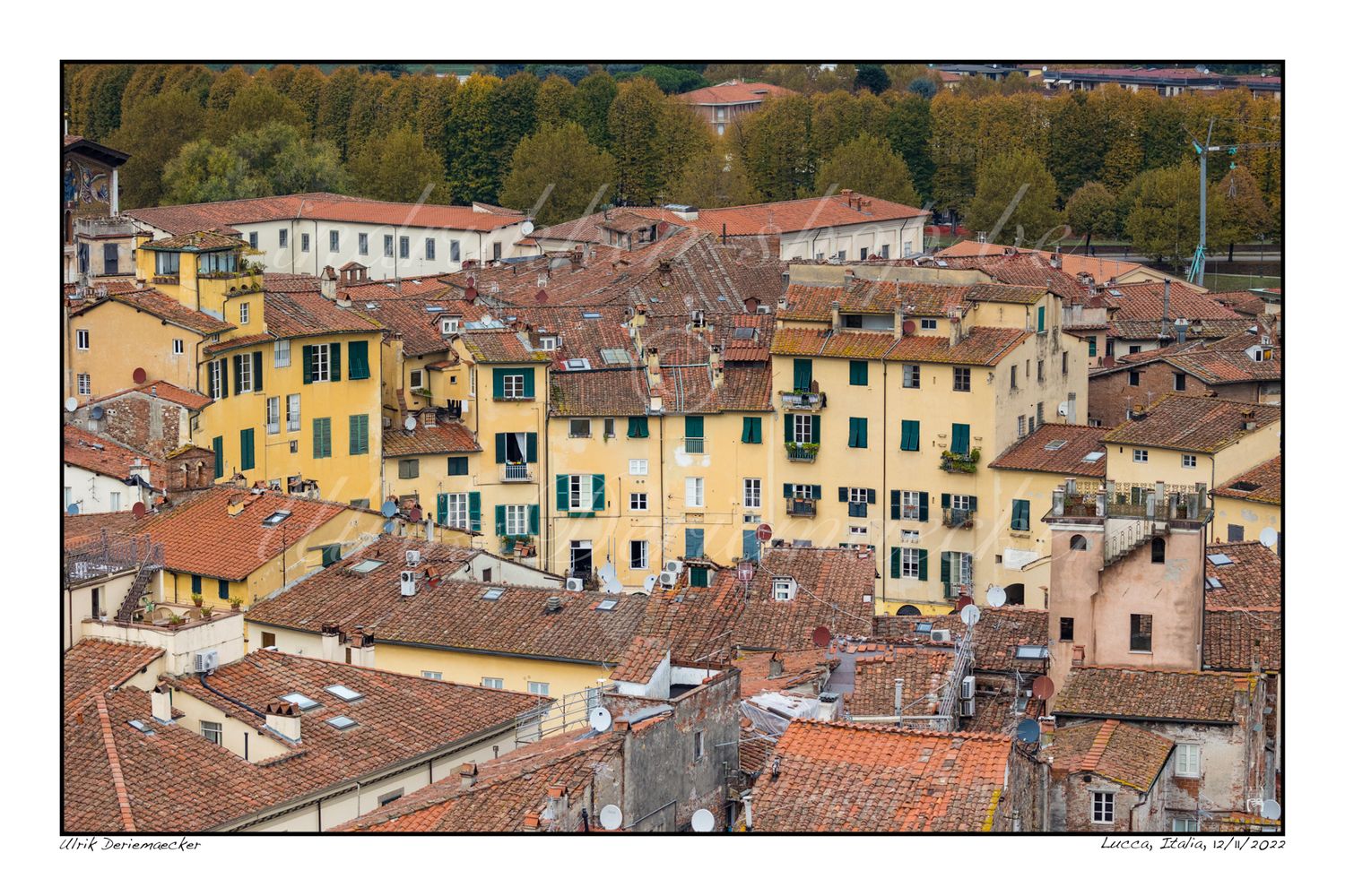 2022-11-12-0071 - Italie, Lucca - 3x2 petit 2022-11-12-0071 - Italie, Lucca - 3x2 petit