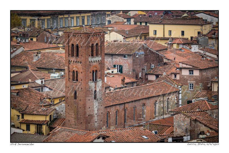 2022-11-12-0082 - Italie, Lucca - 3x2 petit