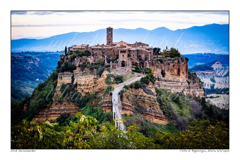 2022-11-09-0171 - Italië, Civita di Bagnoregio - 3x2 klein