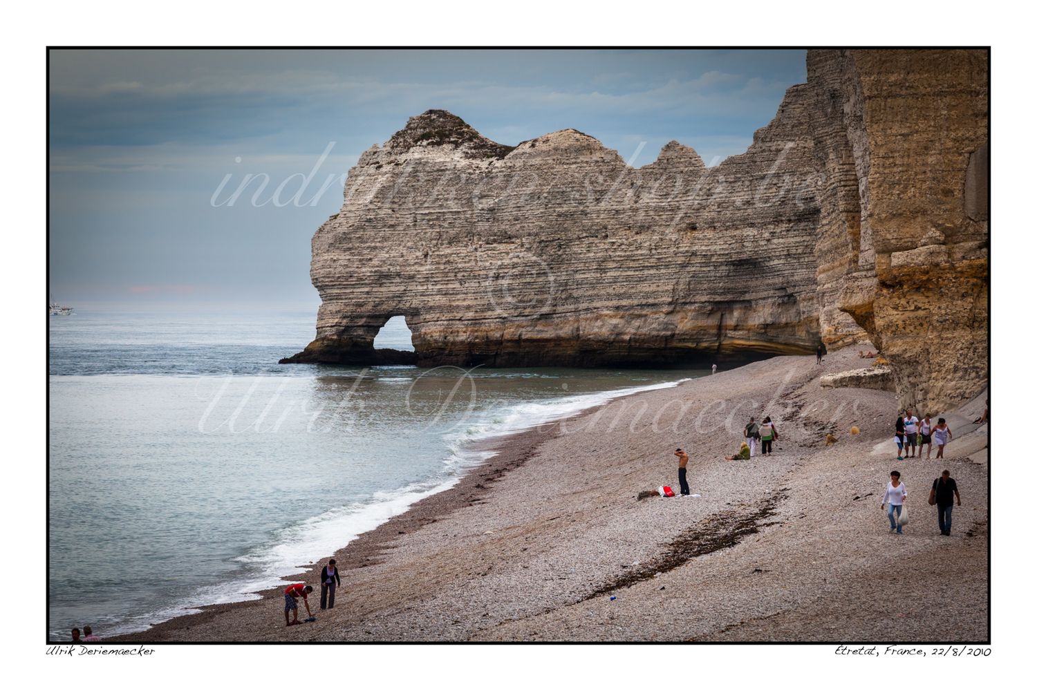 2010-08-22-0104 - France, Étretat - 3x2 small