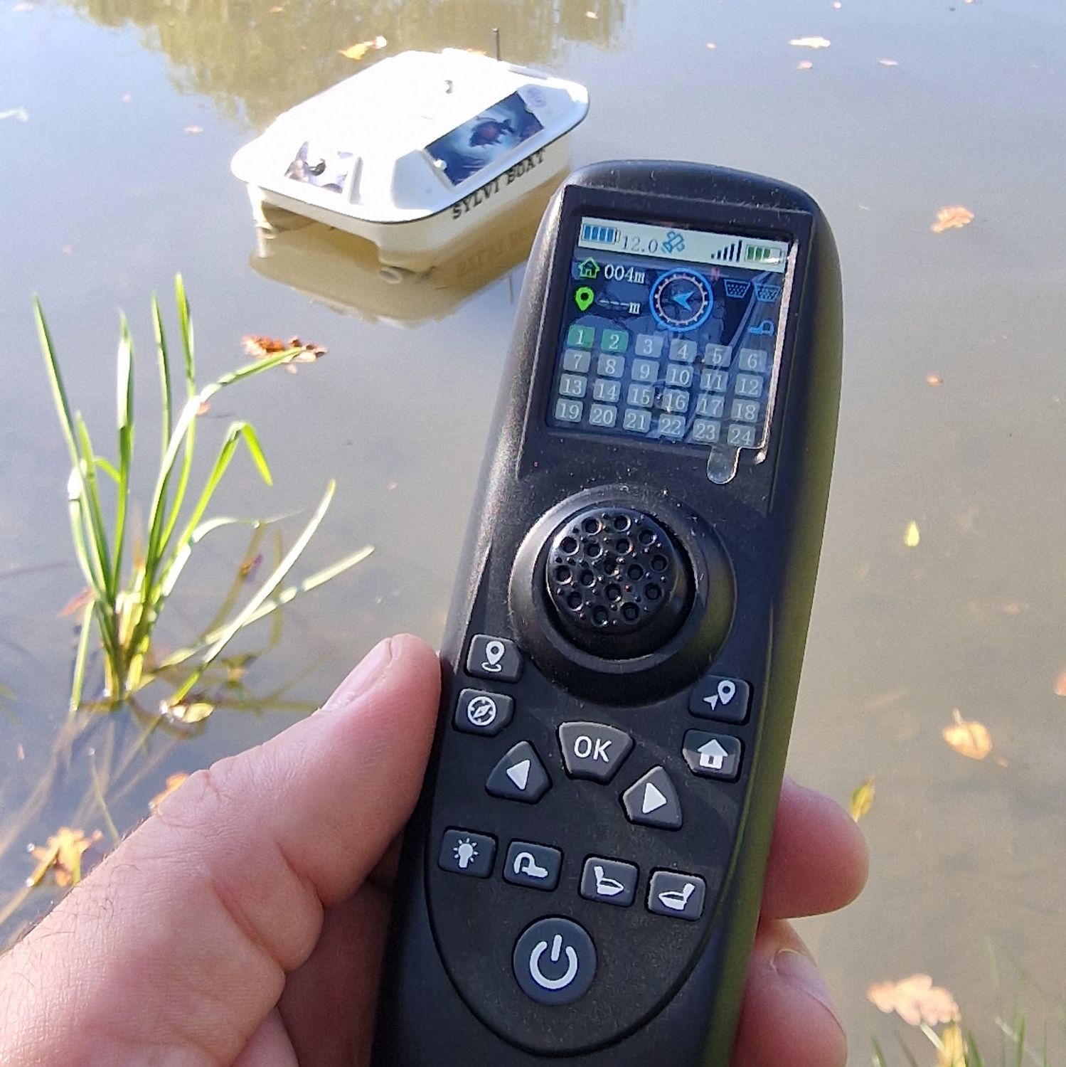 Łódka z systemem GPS RX40G