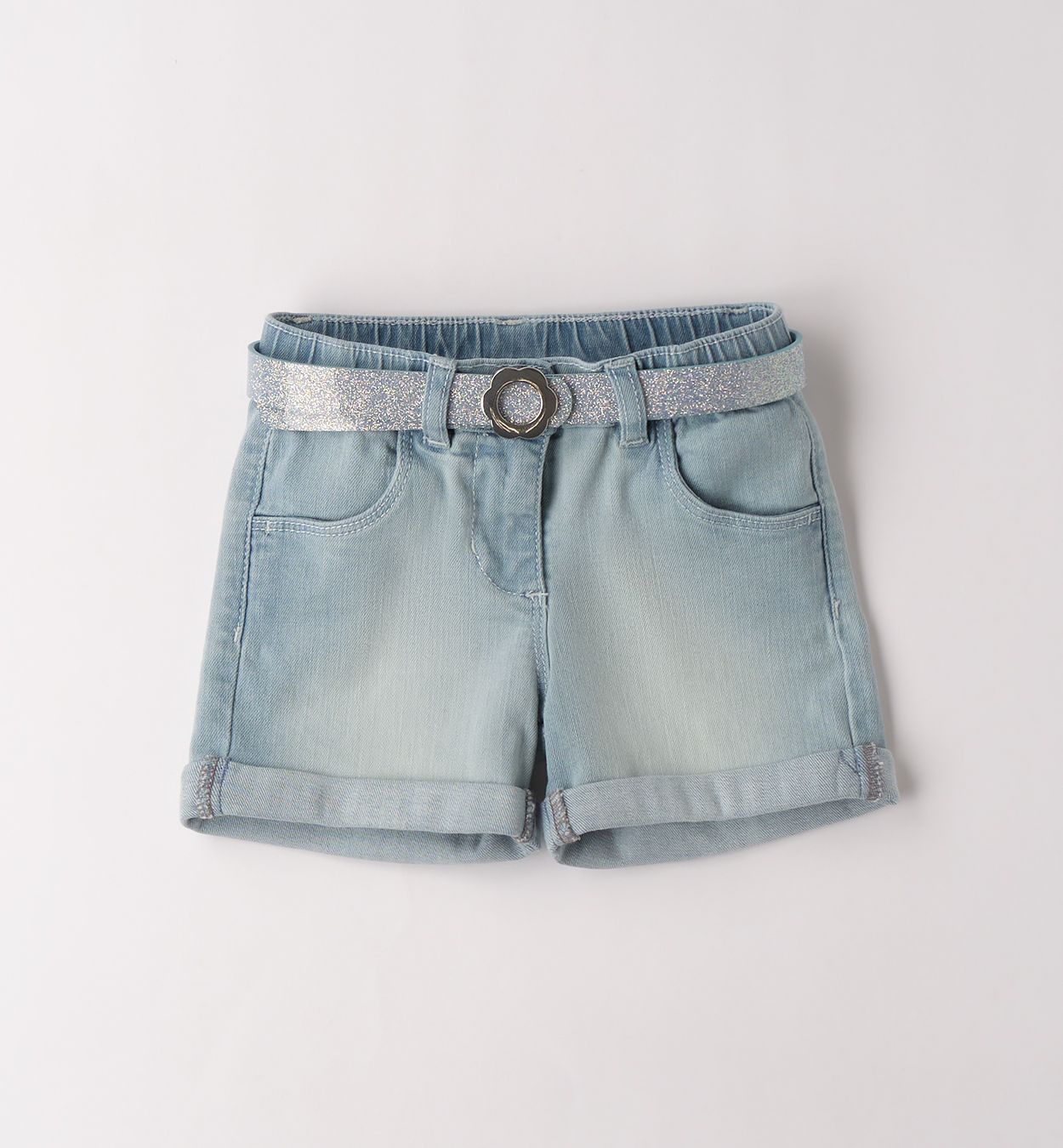 short met zilveren riem