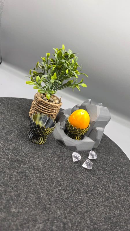 Drachenschuppen Eierbecher, 4,5 cm (gold/schwarz)