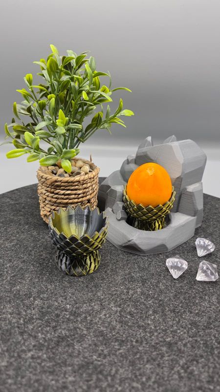 Drachenschuppen Eierbecher, 4,5 cm (gold/schwarz)