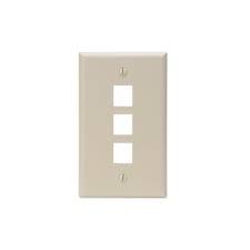 1G - 3-PORT, QUICKPORT WALLPLATE, IVORY, LEVITON