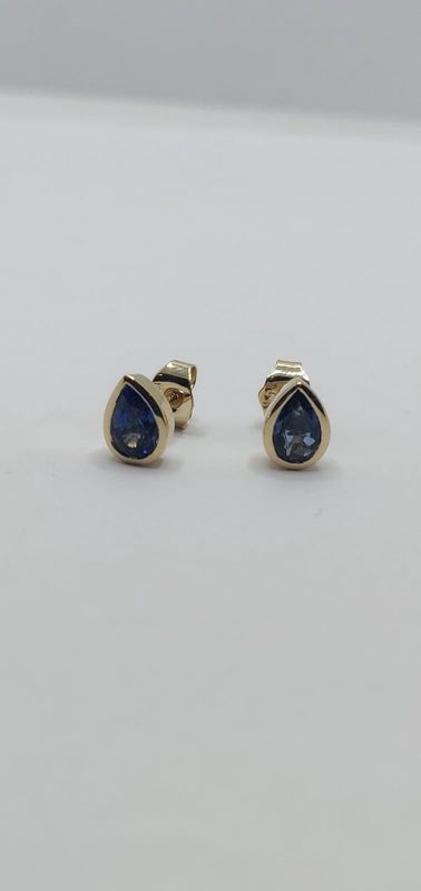 SE222/150T450 / 14KYG SAPP ER-: 2.47cts/G: 4.4g