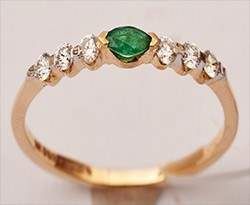 SR248/130T390 / 14KY Dia, Emerald R:- .15, .5cts/G: 1.07g