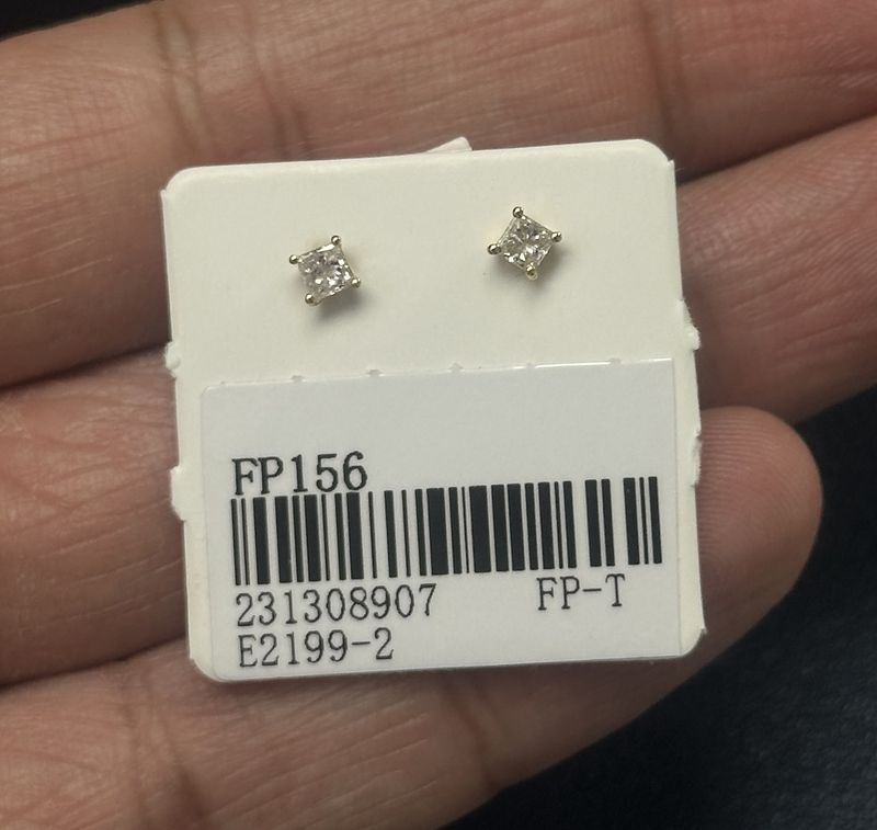 SE433 18KY Dia-0.3ct/0.33g
