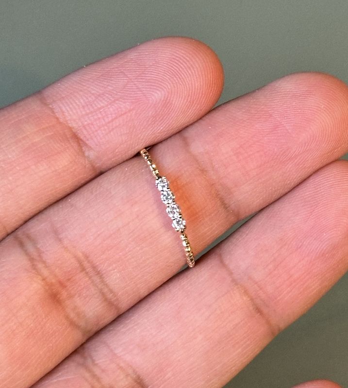 SR502 18KY Dia-0.12cts/0.82g