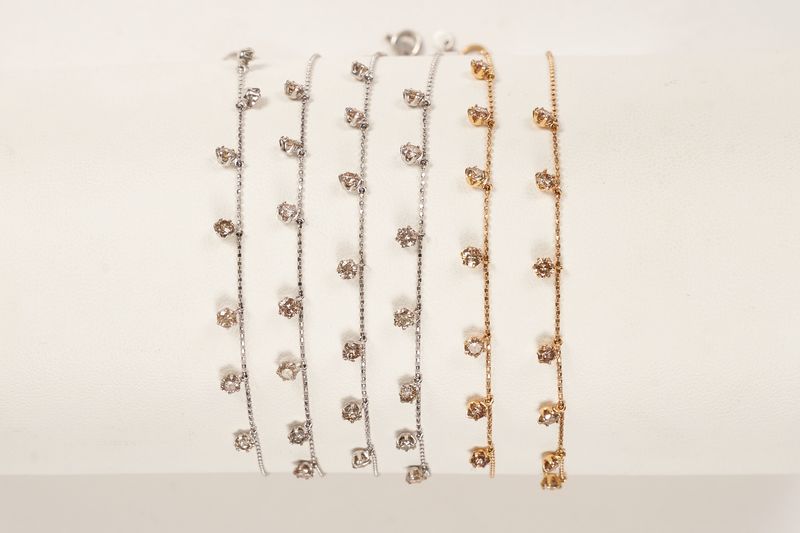 Dangle Diamond bracelet