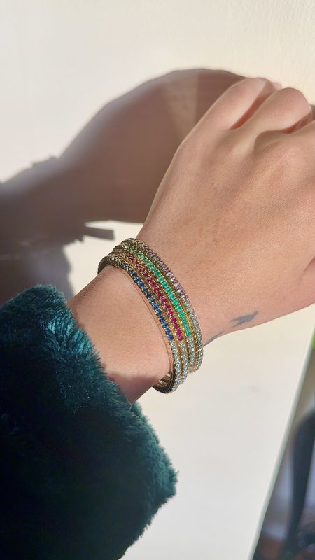 Half and half stretch bangle