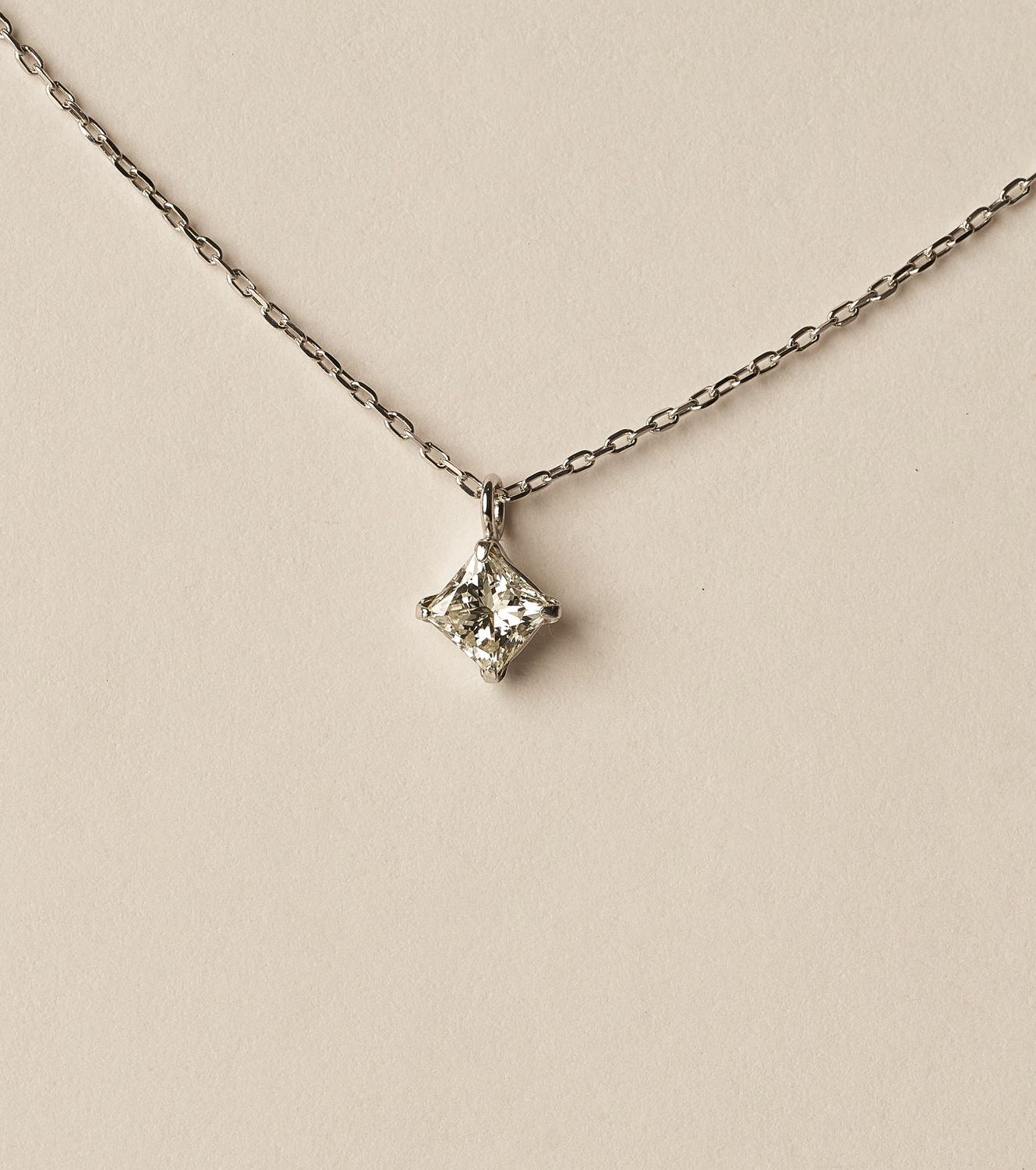 Mini Diamond rhombus necklace