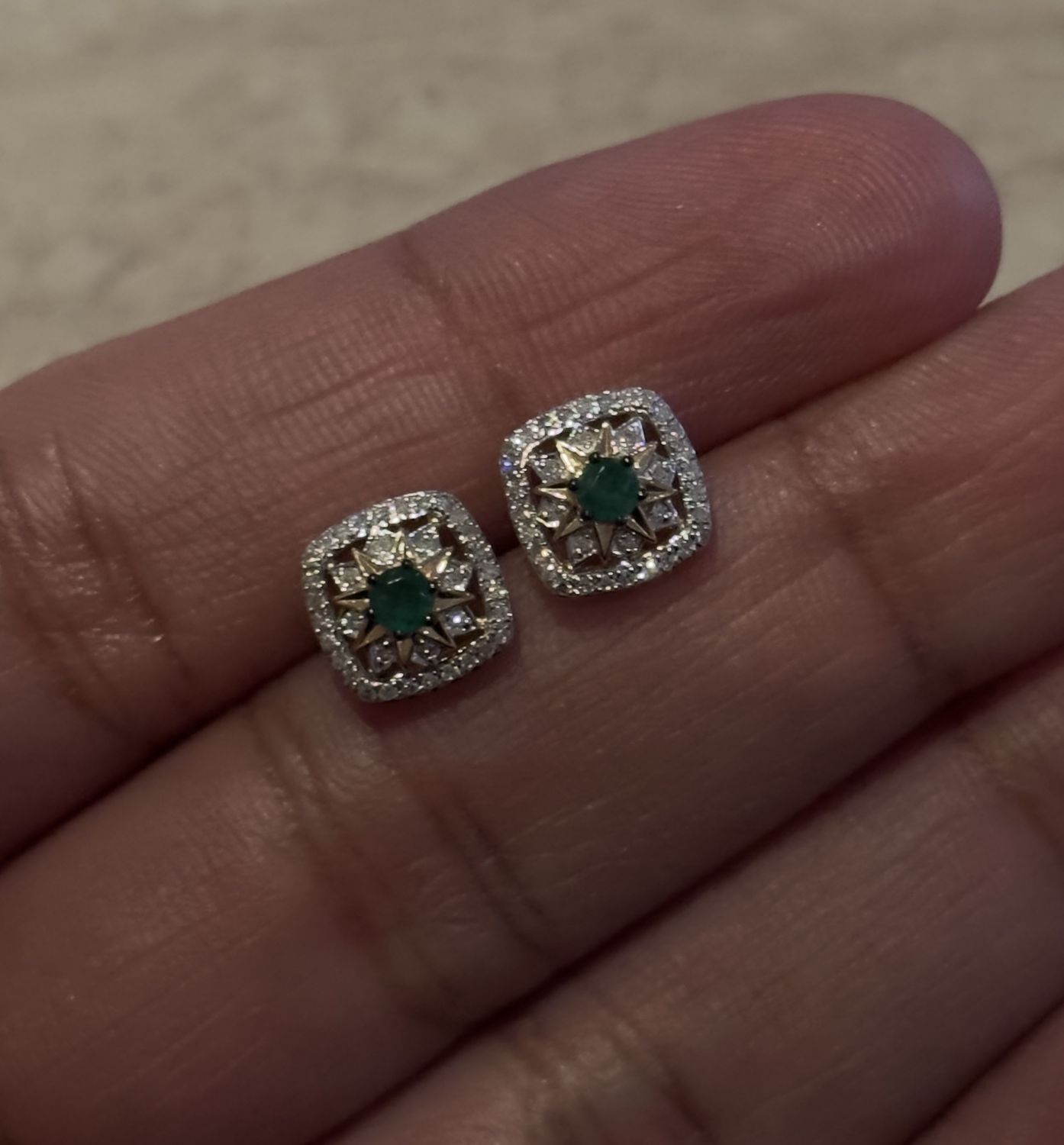 SE469 14KY EM-0.23ct D-0.21ct/2.28g