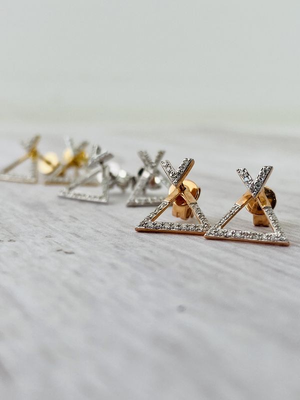 Diamond triangle studs 14k
