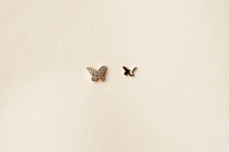 Flutter Asymmetrical Studs