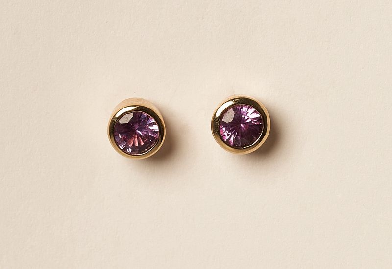 14KYG PINK SAPP ER-: 1.89cts/G: 3.2g