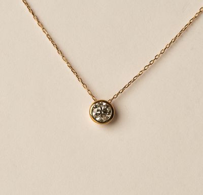 Solitaire necklace