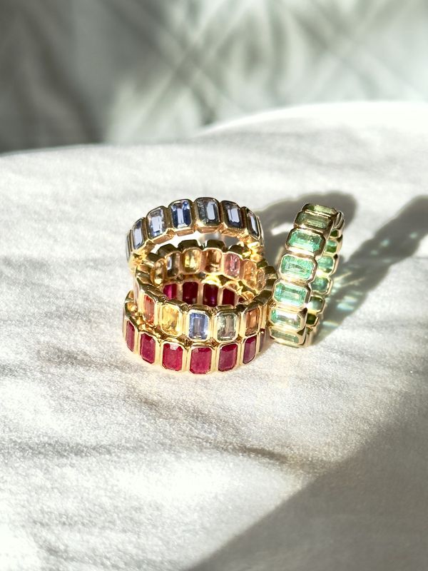 Emerald cut band R-3578