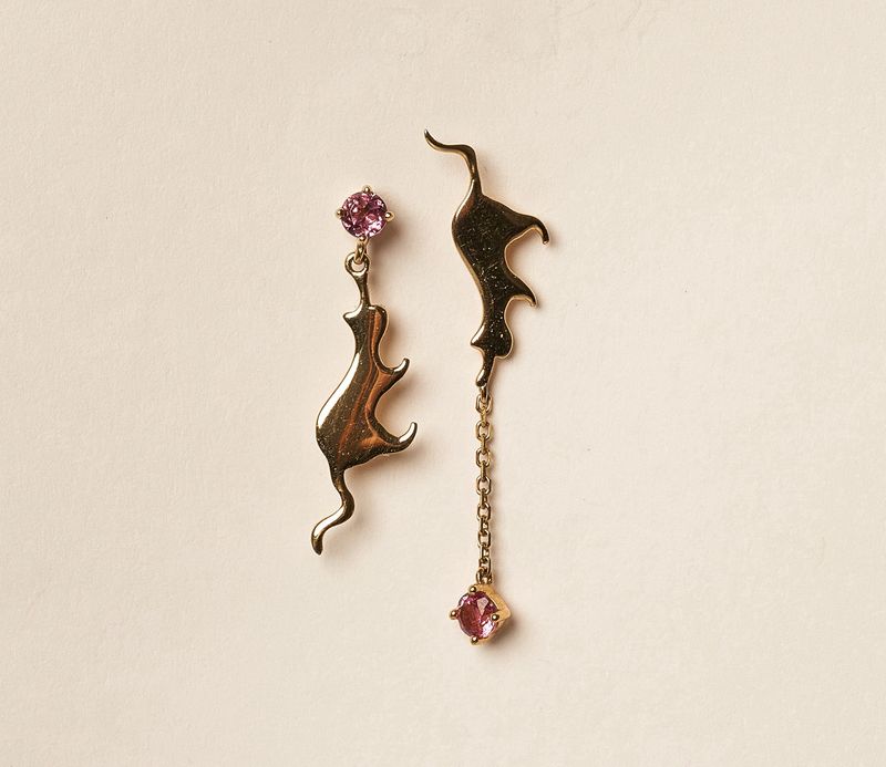 14KYG PT Cat Earrings: 0.02cts/G: 0.9g