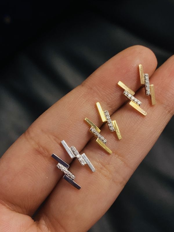 Thunder earrings 18KWG: 0.05cts/1.86g