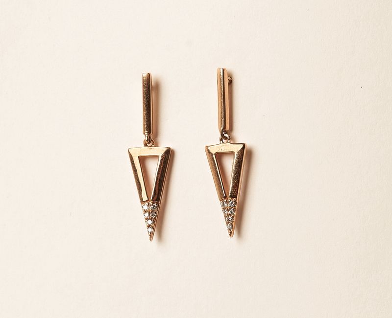 Pyramid dangle  14KRG D: 0.04cts/1.5g
