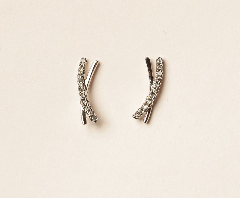 Curve Dia studs 18KWG 0.08cts/0.75g