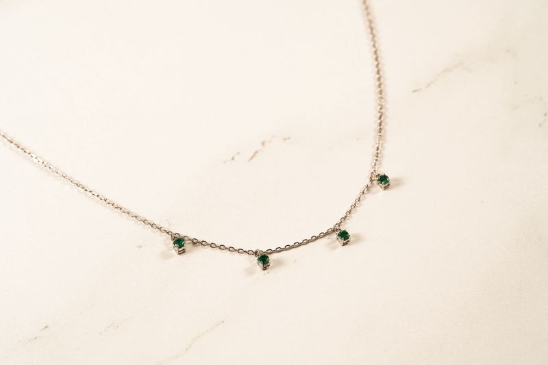 18KWG Mini Emerald .18cts/1.78g