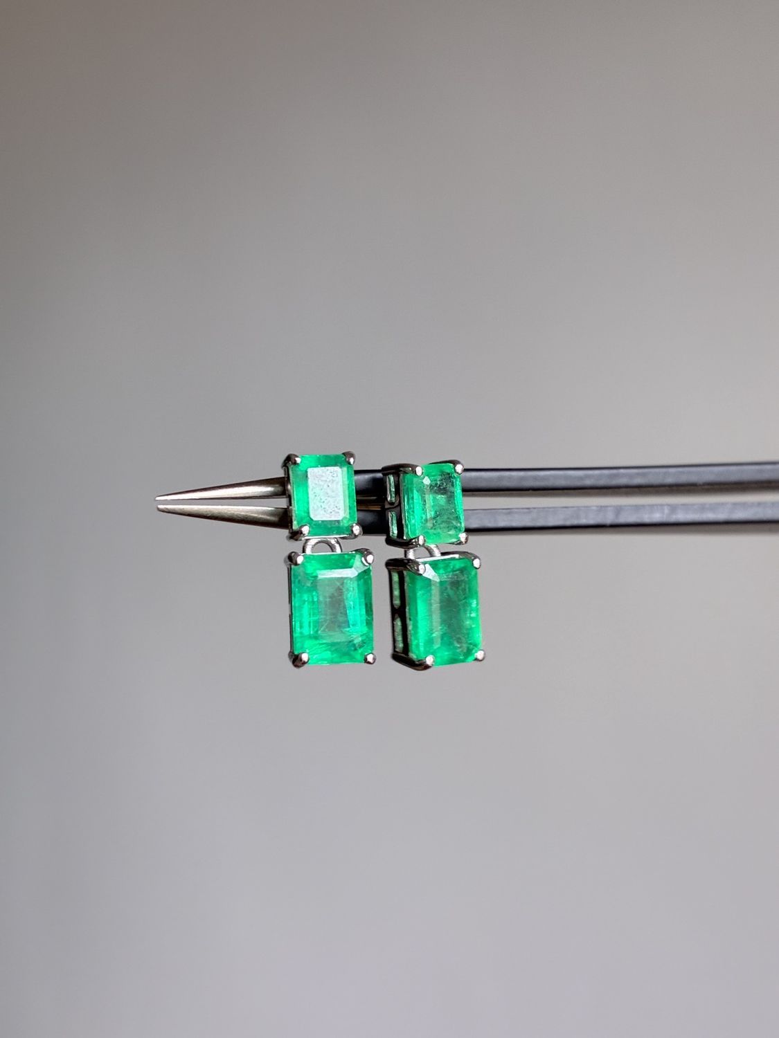14KW Emerald dangle-2.96ct/2.45g
