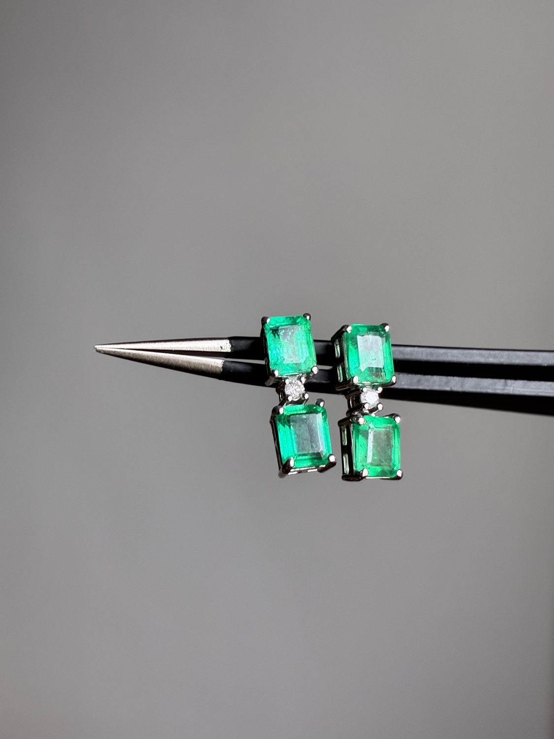 14KW Emerald dangle-1.86ct D-.04ct/2.18g