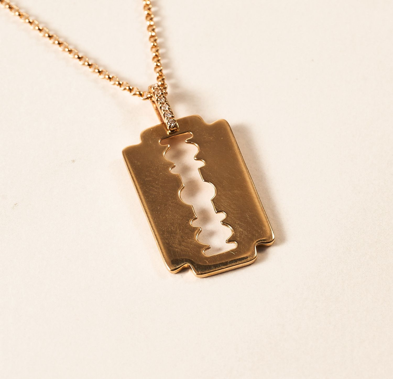 14KY Blade necklace .02cts/3.26g