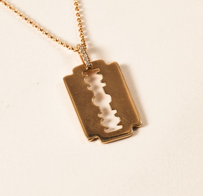 14KY Blade necklace .02cts/3.26g