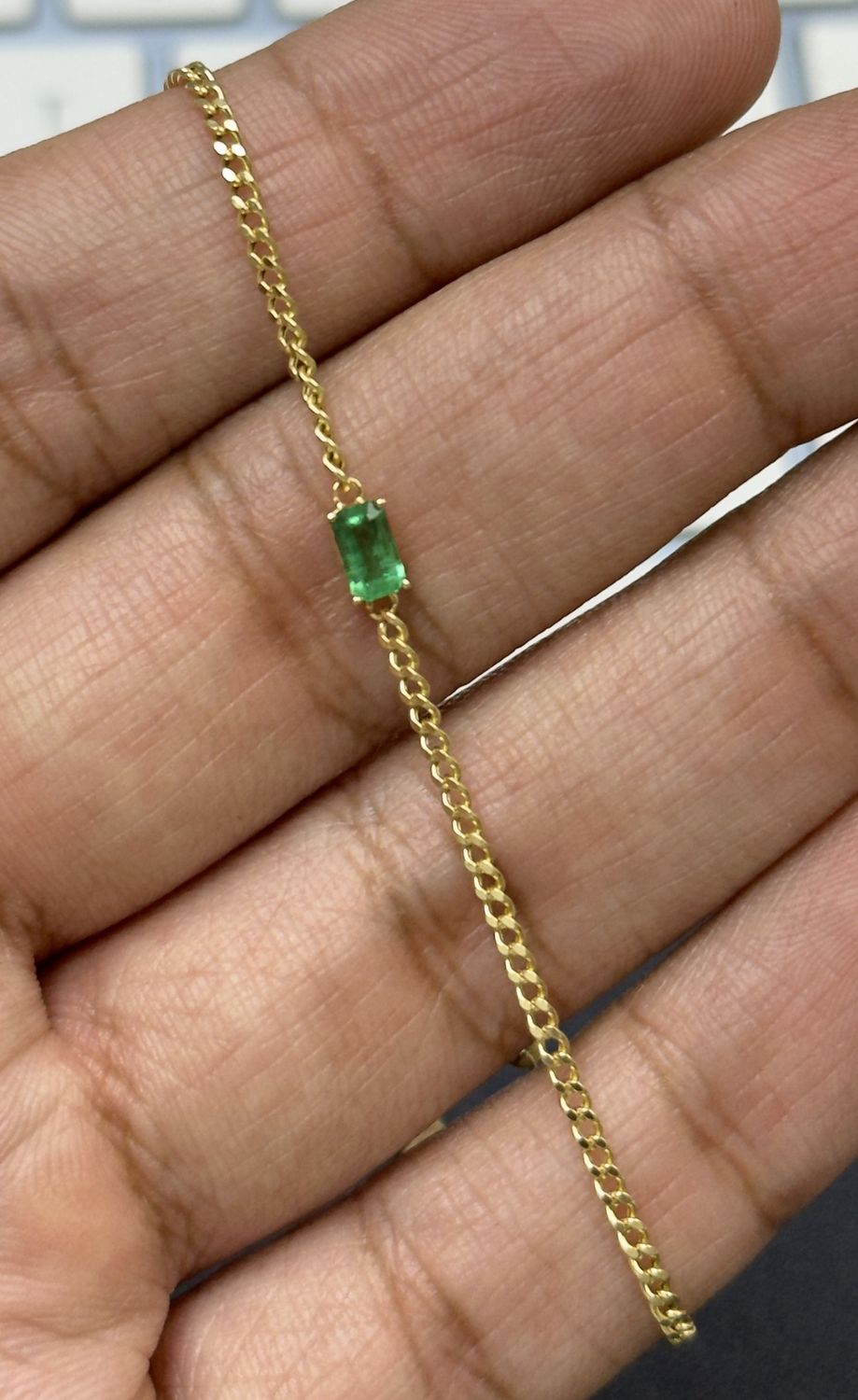 SB267 18KY EM-0.26ct/0.95g