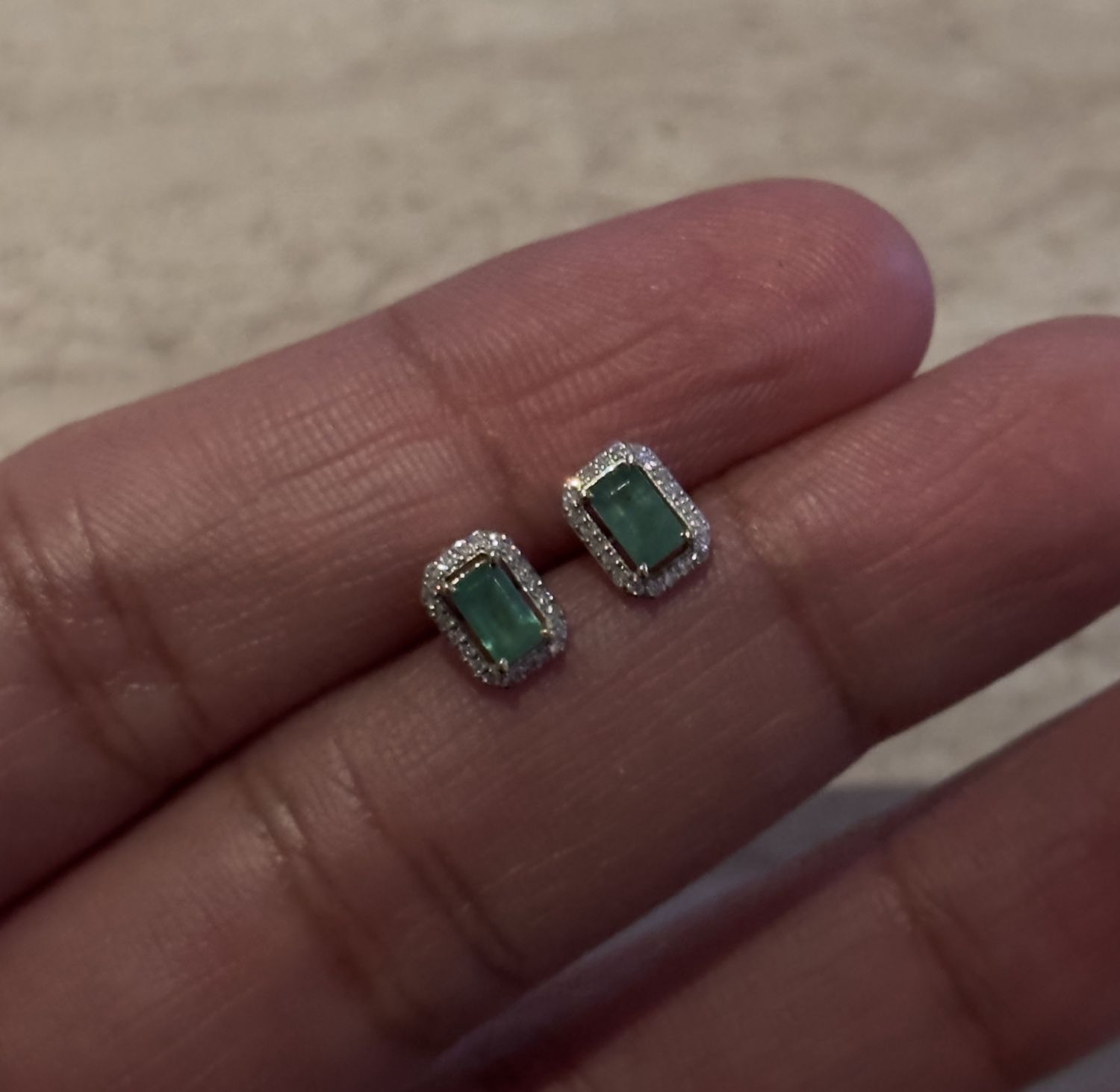 SE468, Colour: 14KY EM-0.18ct D-0.03ct/0.43g