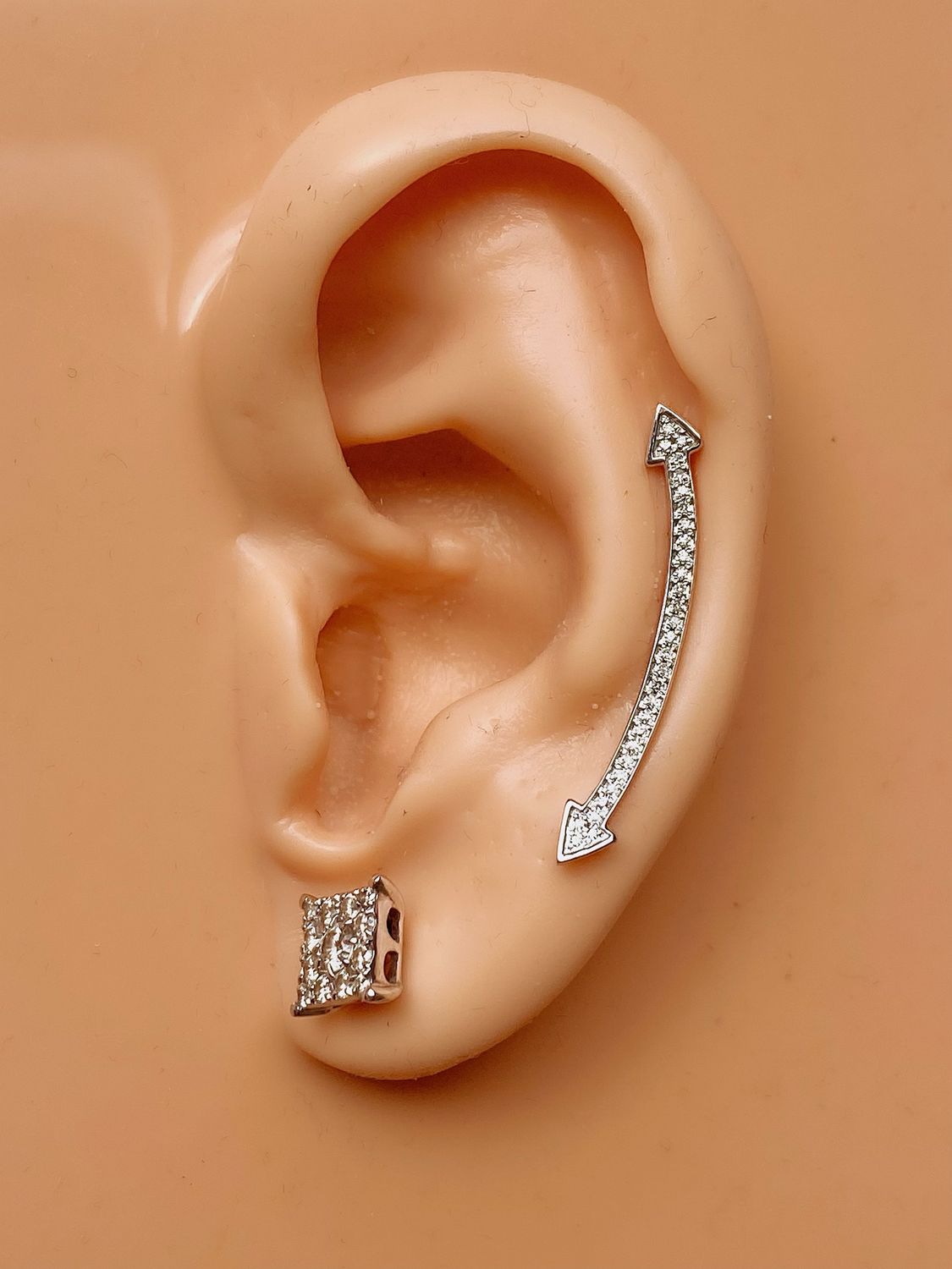 Diamond Arrow Ear Crawler