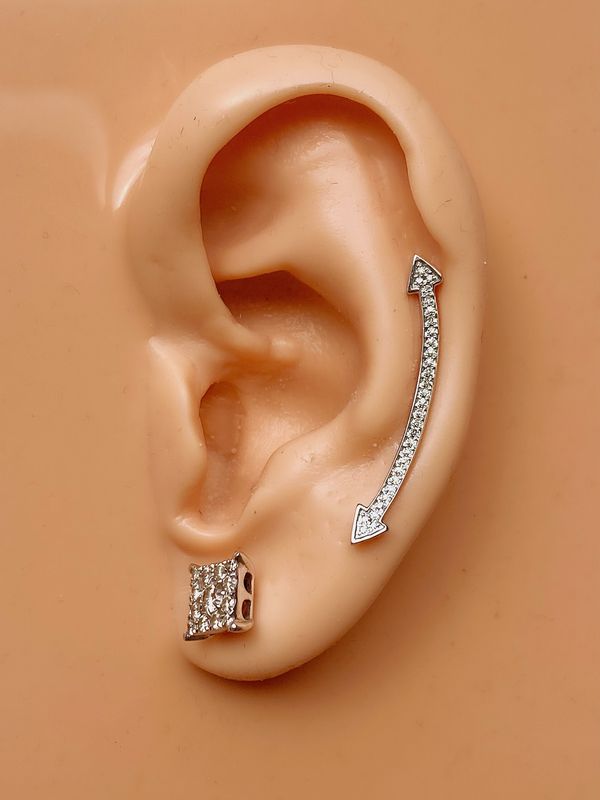 Diamond Arrow Ear Crawler
