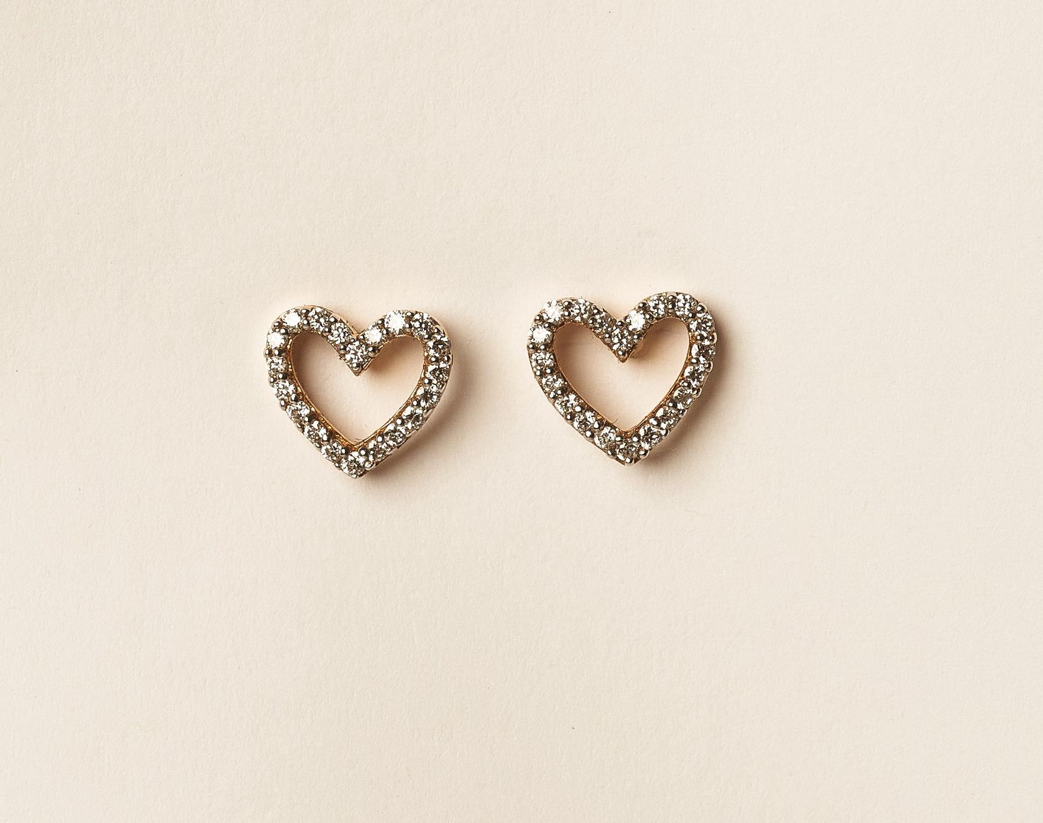 Diamond Love Studs, Colour: D: 0.2ct/14KY: 1.16g