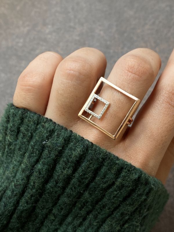 Golden Square Ring