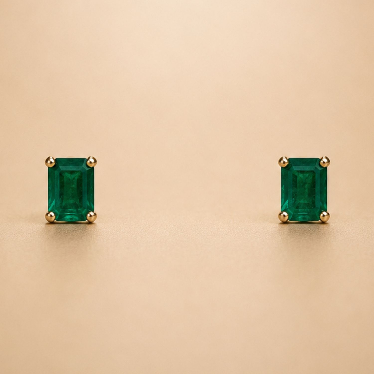 Classic Emerald Block Studs