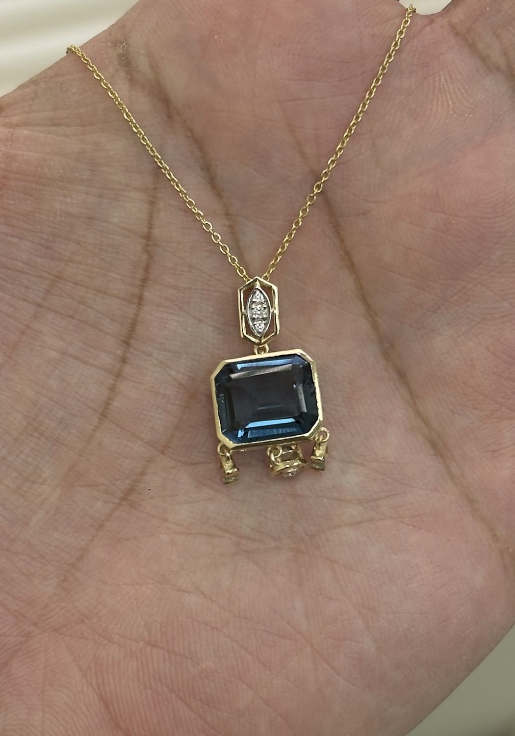 Dangle Pendant Gemstone Necklace, Colour: 14KY LBT-6.63ct D-0.04ct/4.25g