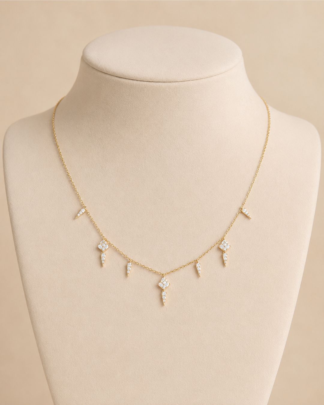 Diamond Icicle Necklace, Colour: D: 0.25ct/14KY: 2.55g